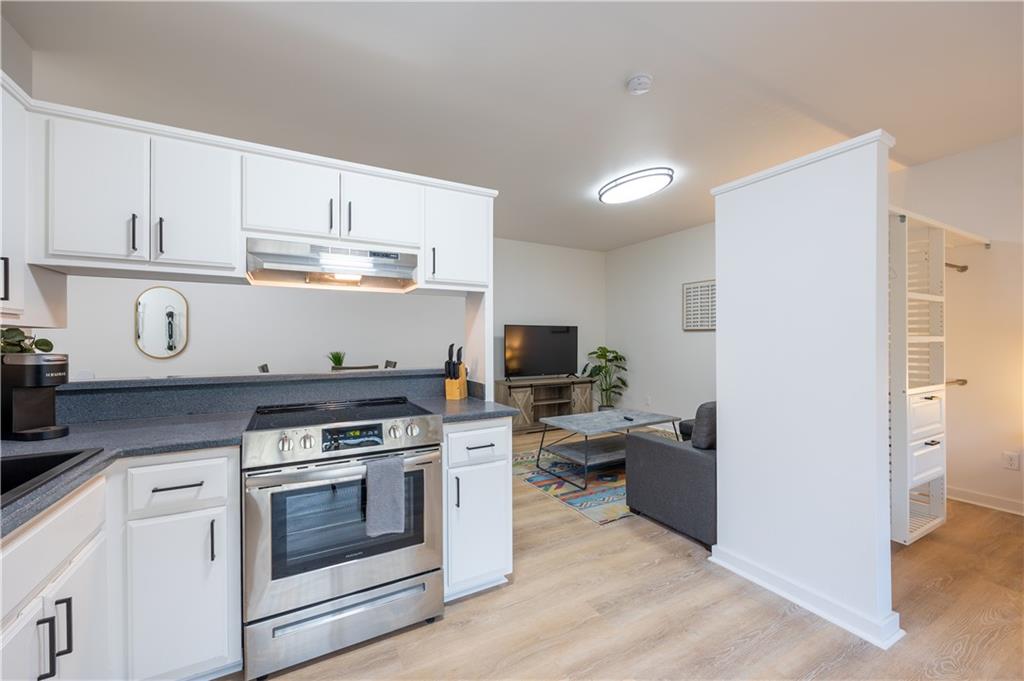 302 Southwest 6th Street - 22